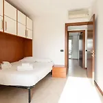 Futurismo By Halldis Apartamento *